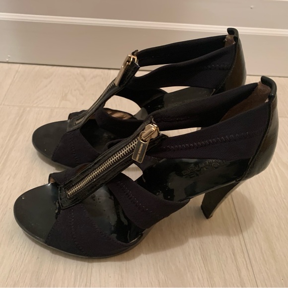 Michael Kors Vintage Black Zip-Up Pumps - Size 8.5 - Picture 3 of 5